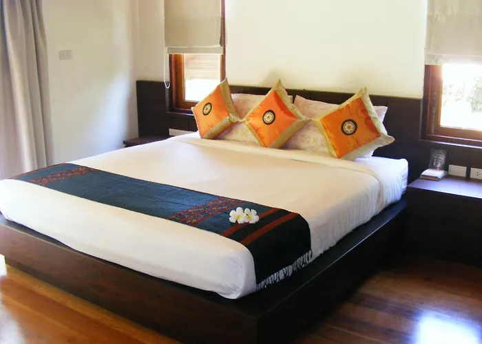 Baan Banyan Villa, Wood House Short Walk To Mae Nam Beach